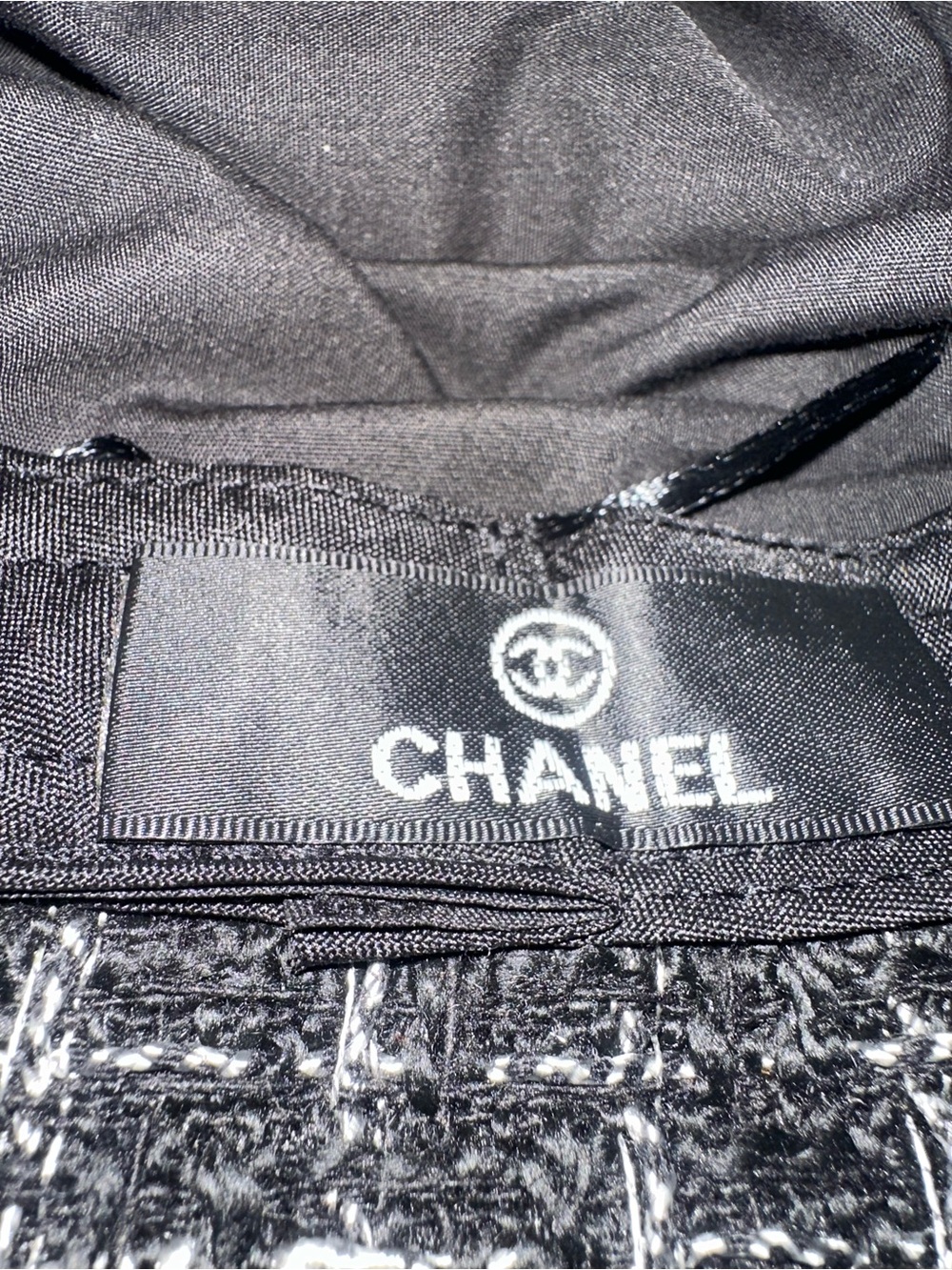 Black Tweed Bucket Hat with CC Logo - Picture 2 of 2